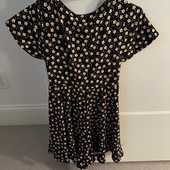 Urban Outfitters floral romper - Picture 3 of 3